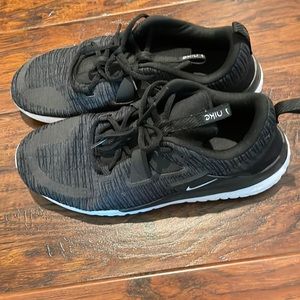 Mens Nike shoe size 9.5